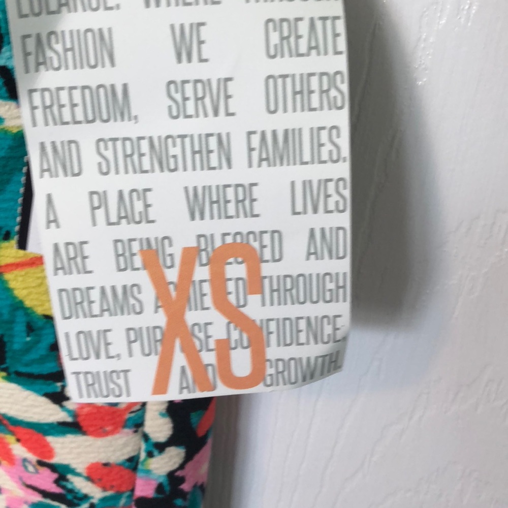 Lularoe Cassie skirt sz XS NWT - Picture 2 of 3
